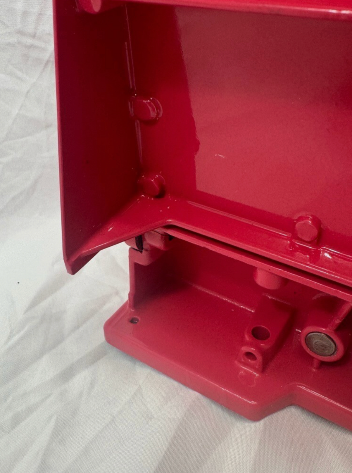 Featherweight 221 Sewing Machine – Hot Pink With Gold Decals